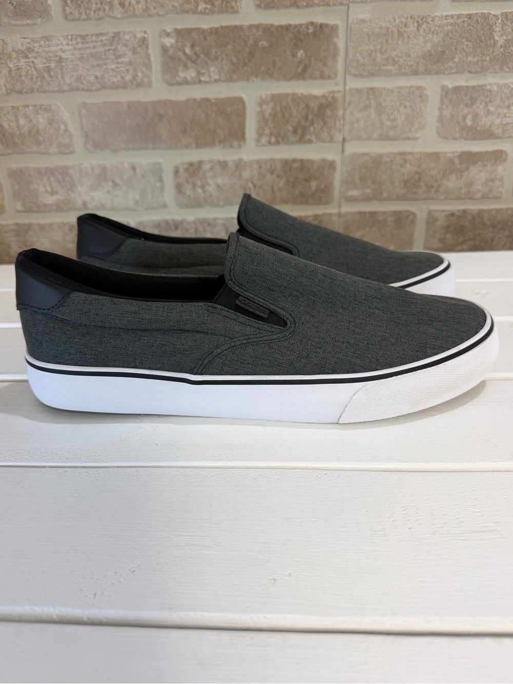 Lugz Men’s Slip-On Canvas Sneakers Gray Comfort Casual Shoes Size 10